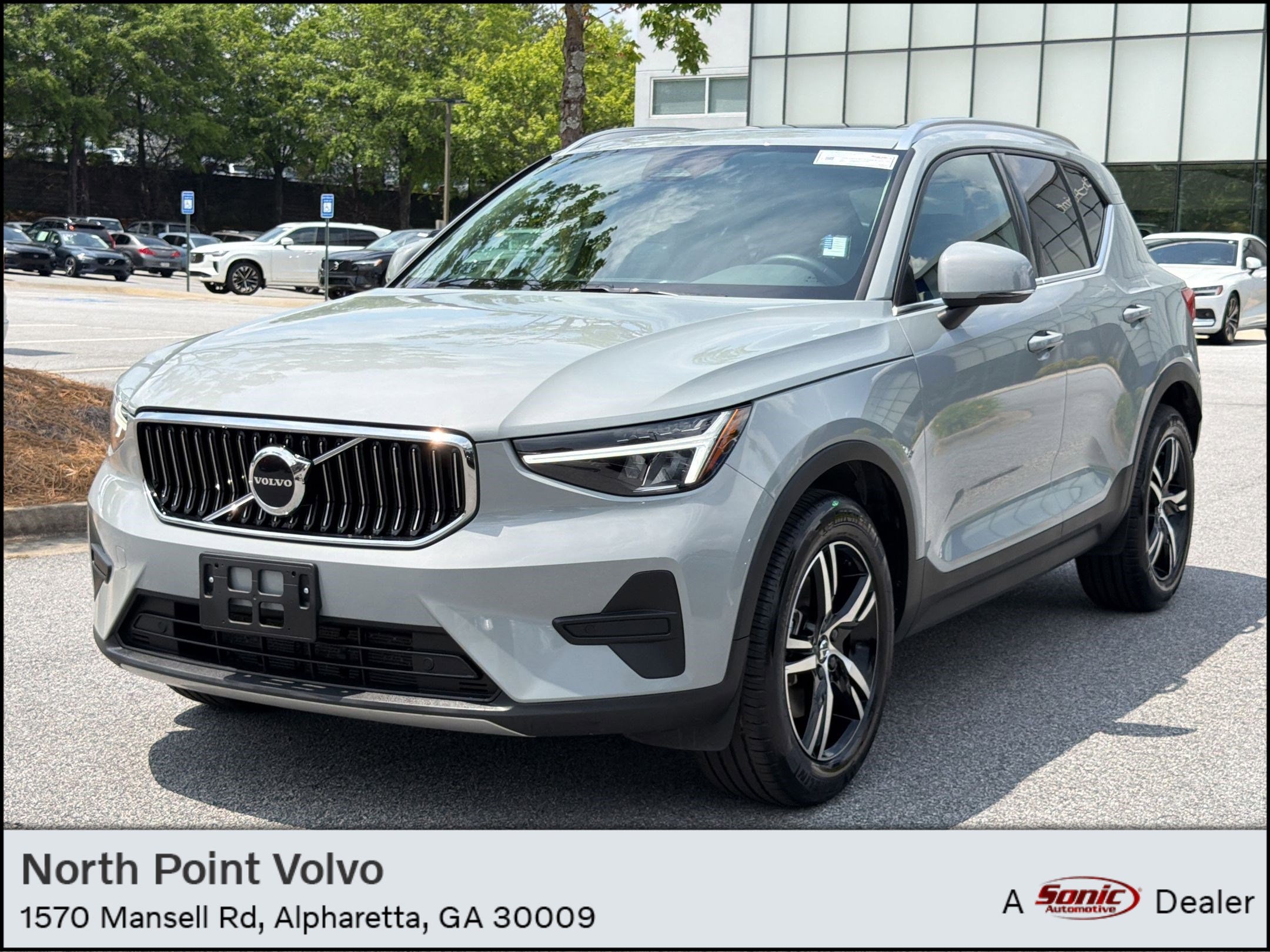 2025 Volvo XC40 B5 Core Bright AWD's photo
