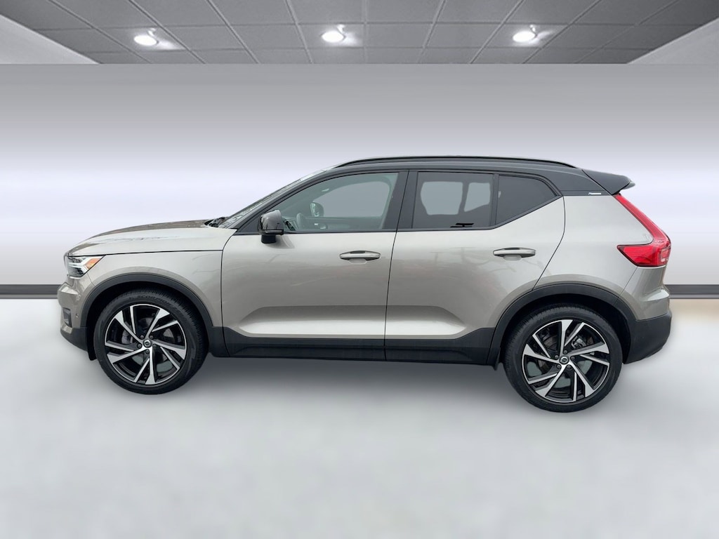 Certified 2022 Volvo XC40 T5 R-Design T5 AWD R-Design
