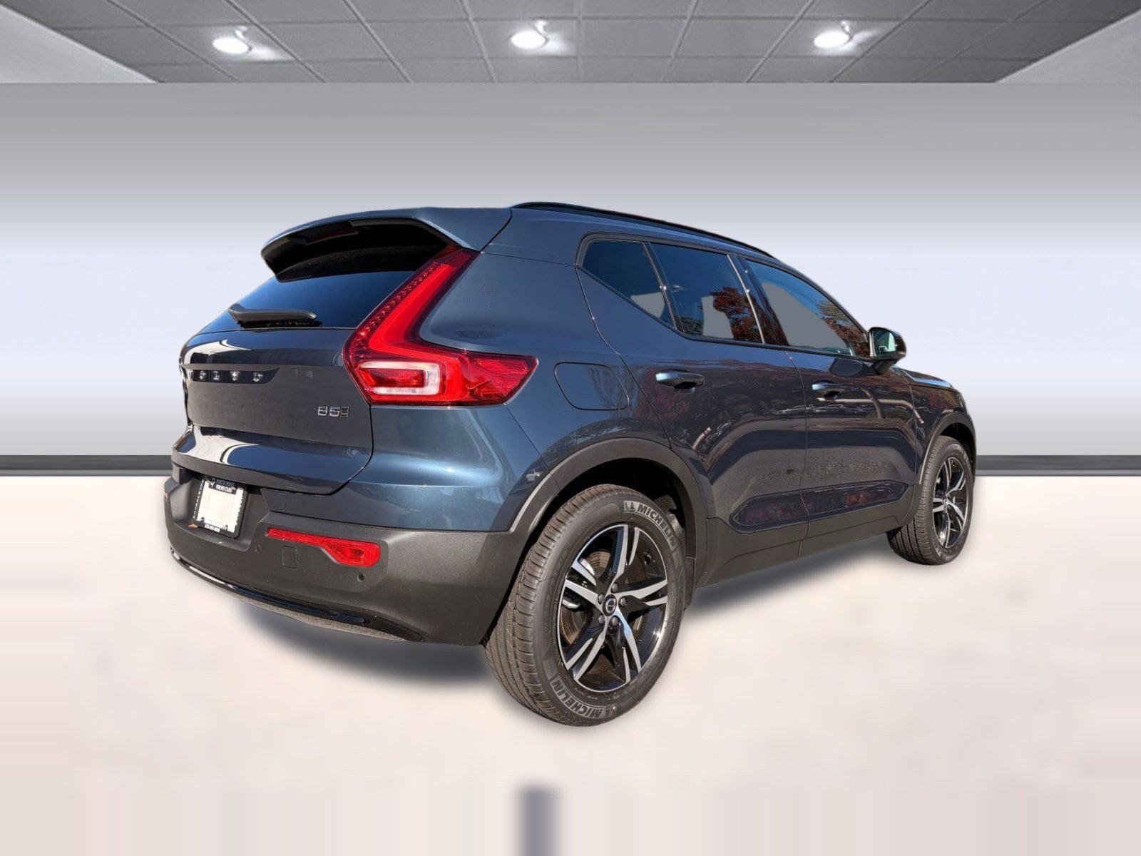 2026 Volvo XC40 Core - Photo 9