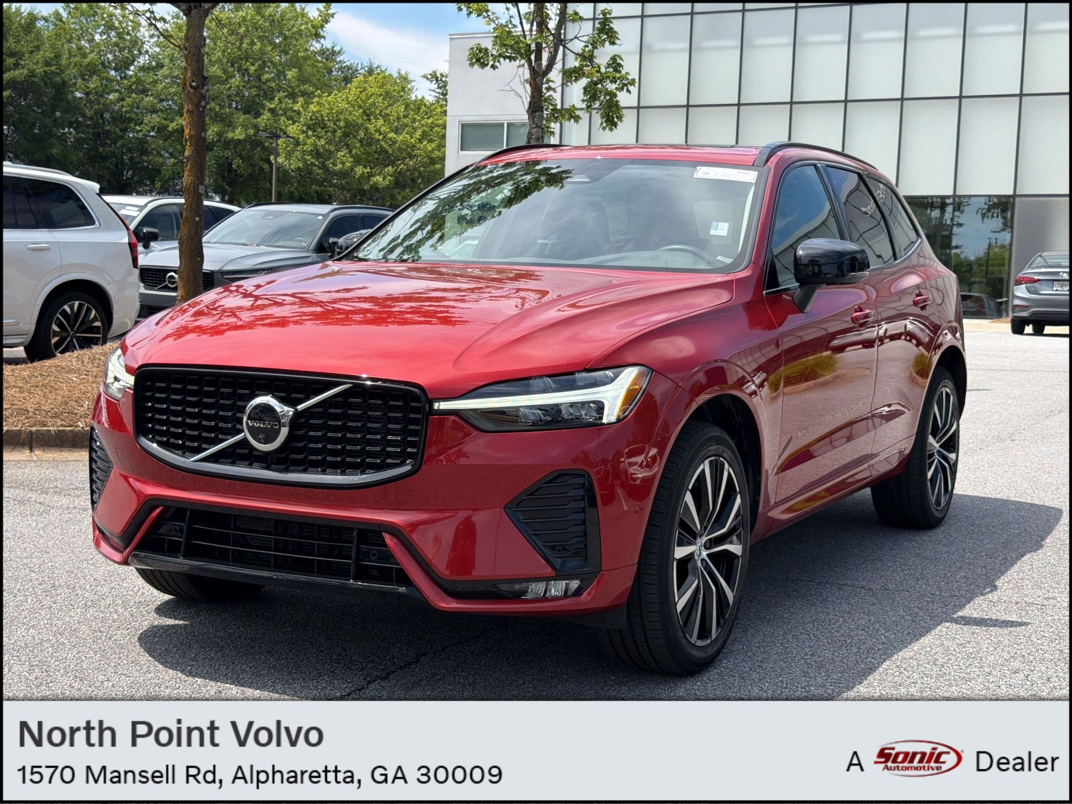 2024 Volvo XC60 B5 Plus Dark Theme AWD's photo