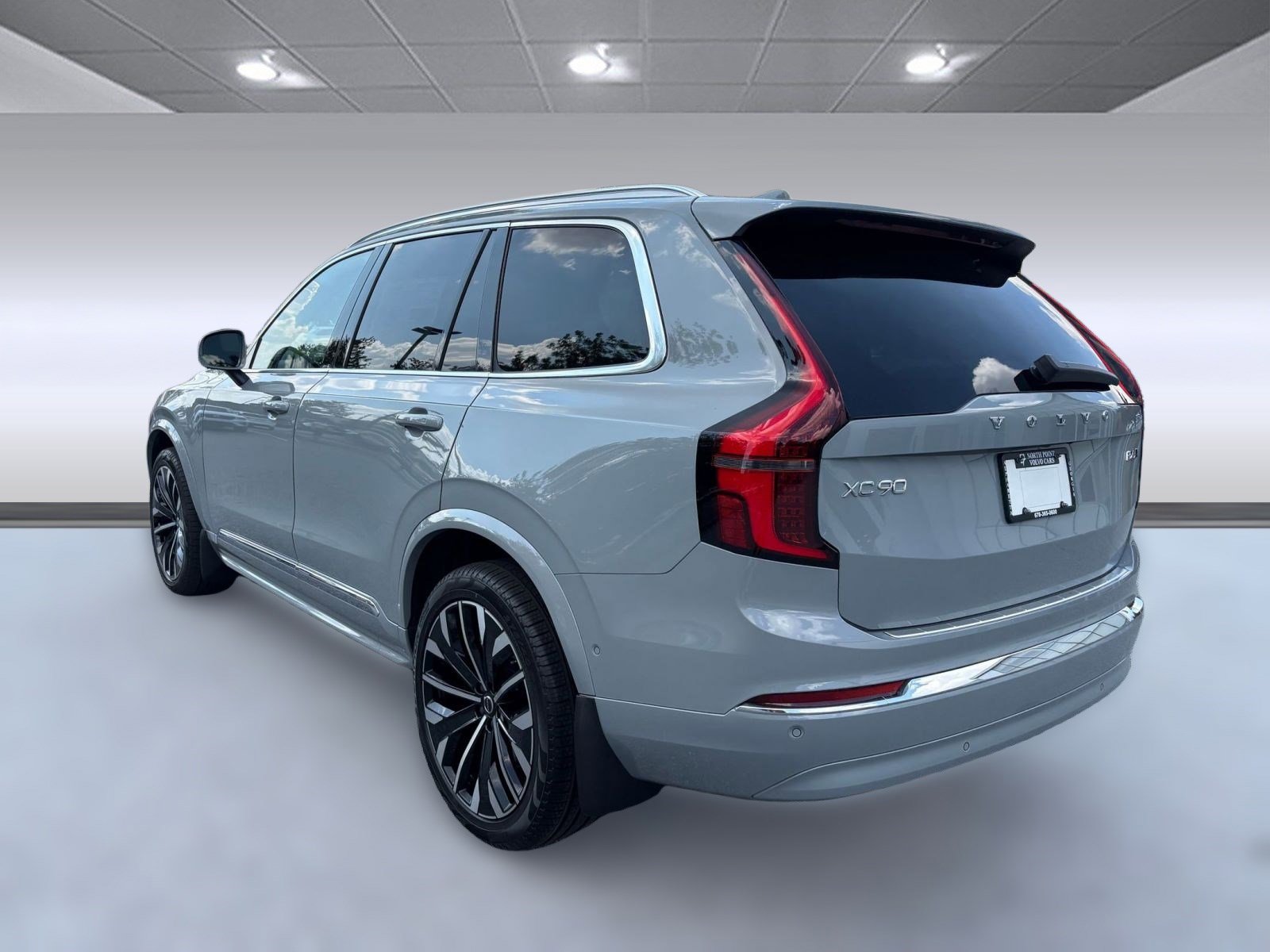 2026 Volvo XC90 Plus photo 3