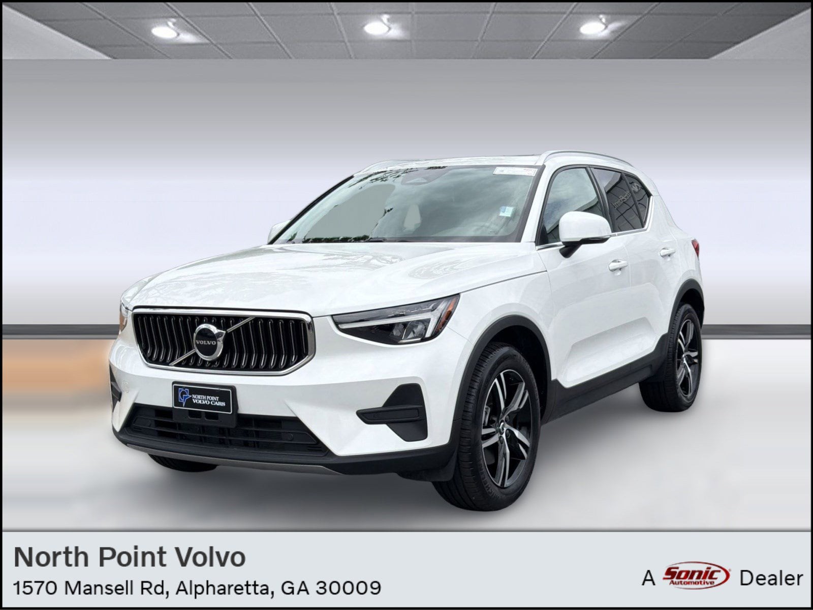 2025 Volvo XC40 B5 Core Bright AWD's photo