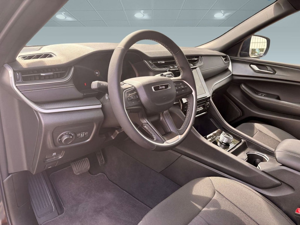 Used 2025 Jeep Grand Cherokee Laredo X Laredo X 4x4