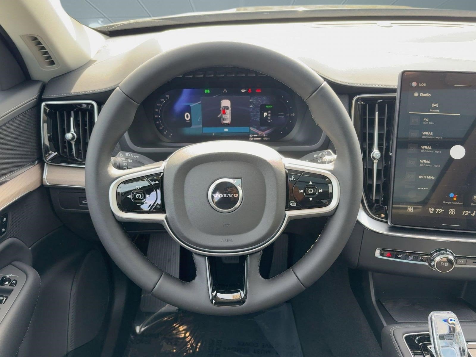2026 Volvo XC90 Plus - Photo 16