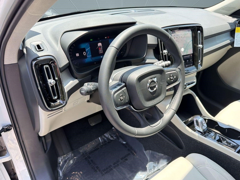 New 2026 Volvo XC40 B5 Ultra SUV