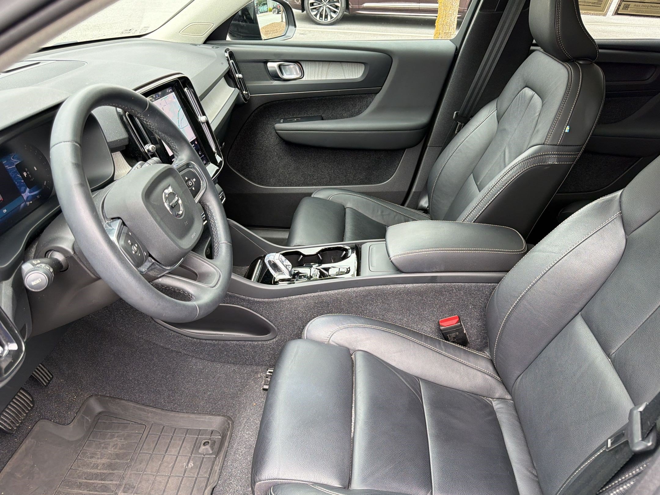 XC40 B5 Plus SUV