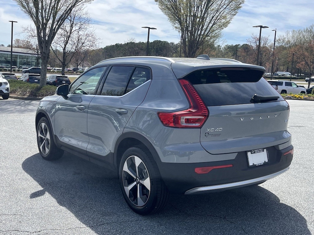 Used 2025 Volvo XC40 Core Bright Theme B5 AWD Core Bright Theme