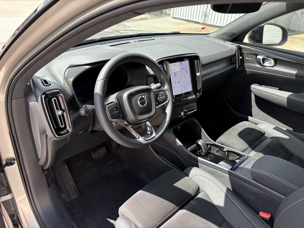 Used 2023 Volvo XC40 Recharge Pure Electric Ultimate Twin eAWD Ultimate