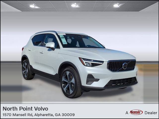 2025 Volvo XC40 B5 Core AWD SUV