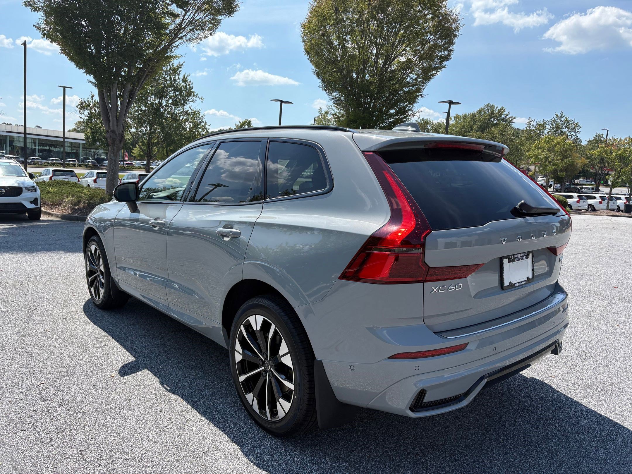 2026 Volvo XC60 B5 Plus photo 3