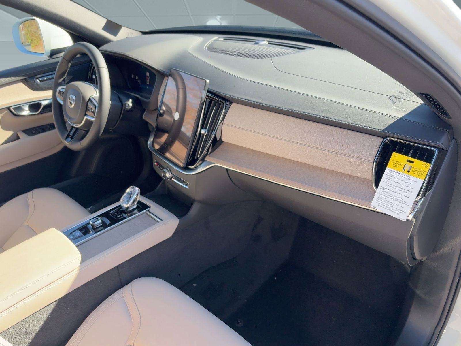 2026 Volvo XC90 Plus - Photo 31