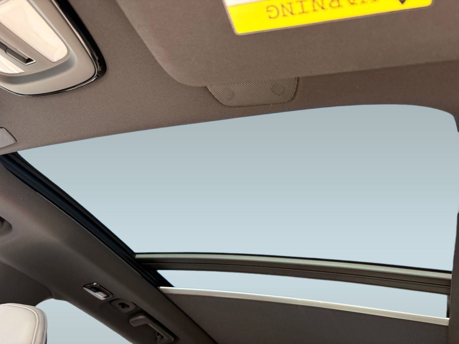 2026 Volvo XC90 Plus - Photo 15