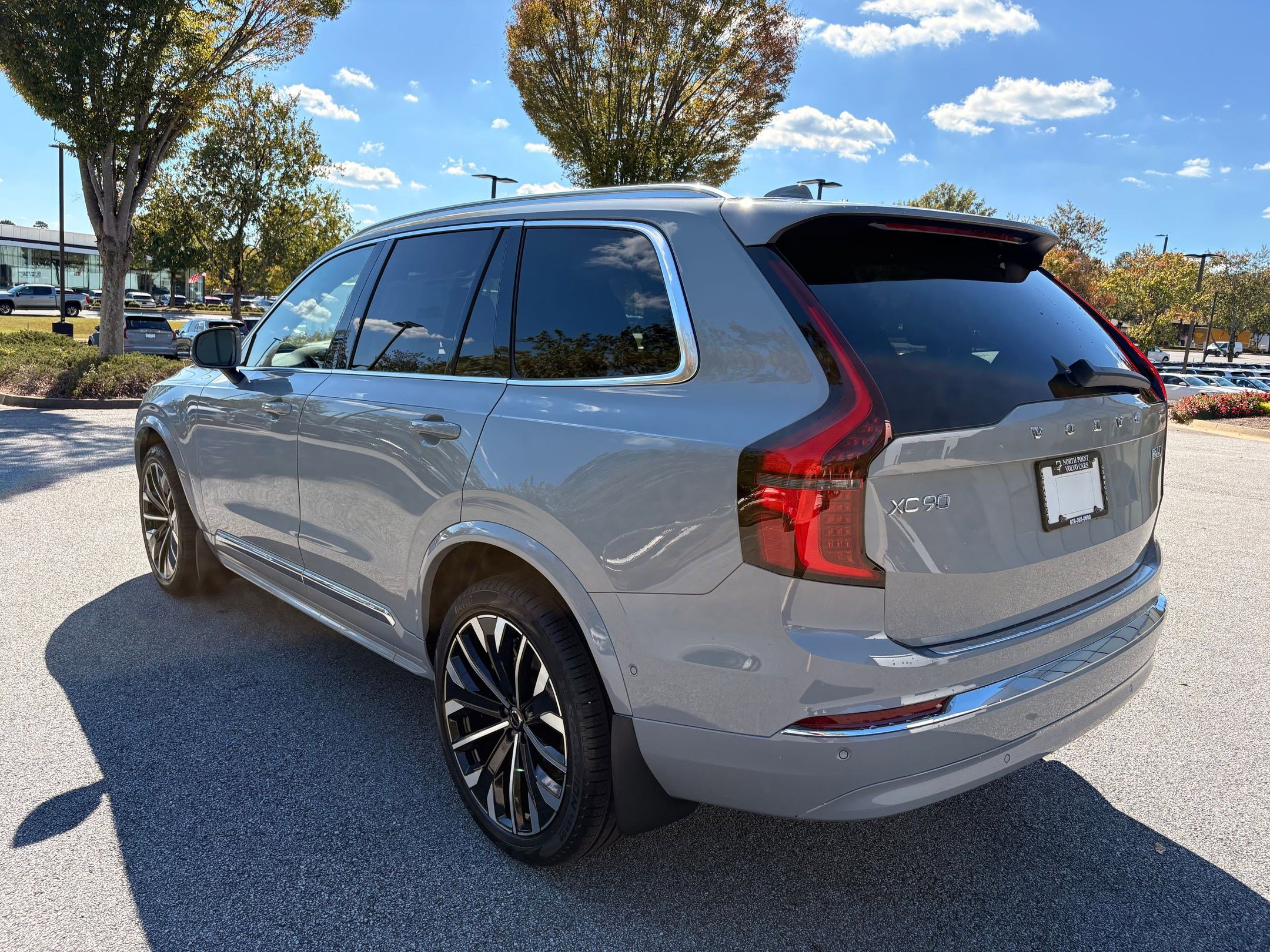 2026 Volvo XC90 Plus AWD photo 3