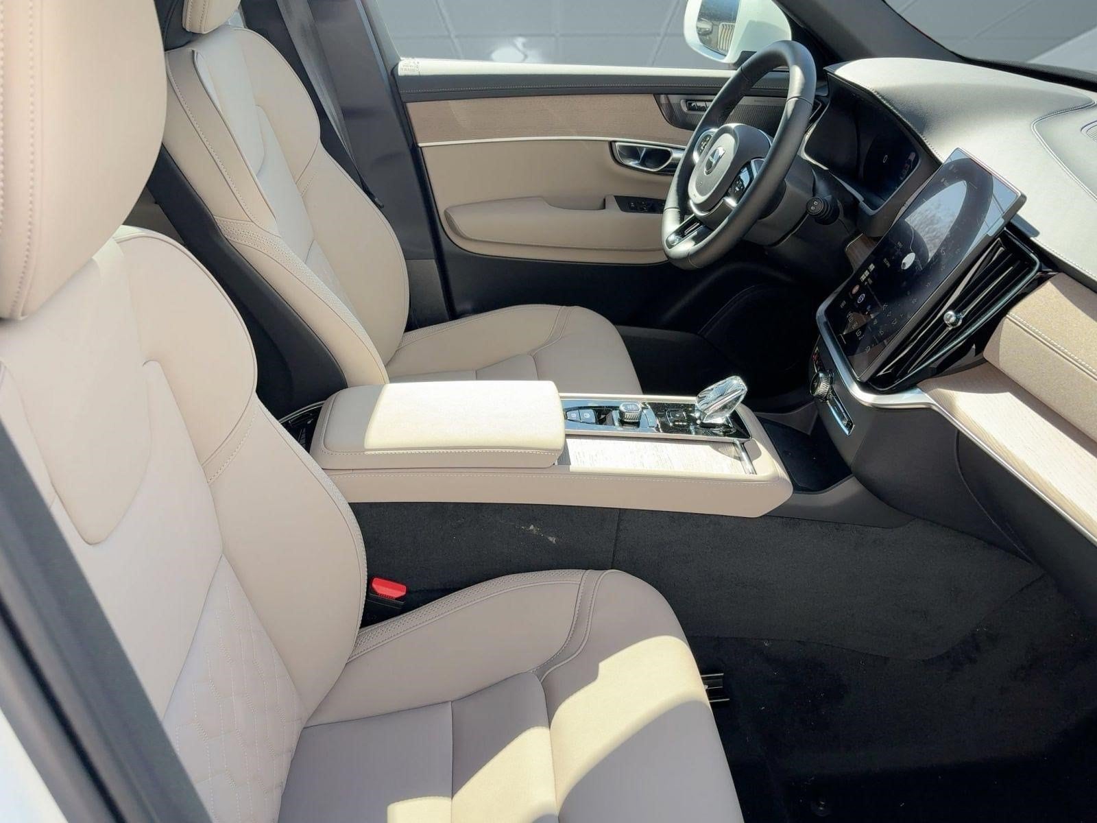 2026 Volvo XC90 Plus - Photo 21