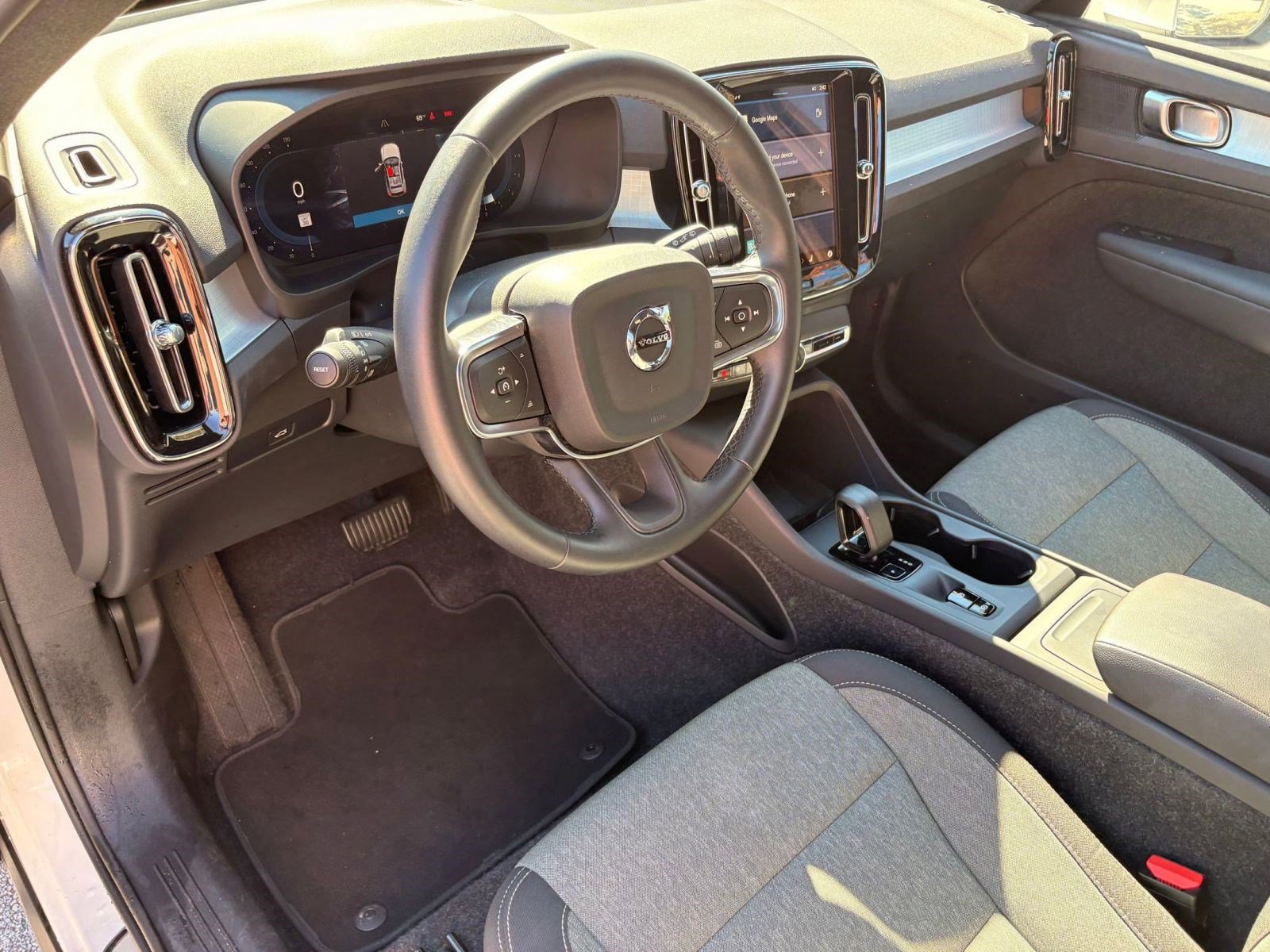 2025 Volvo XC40 AWD Core photo 4