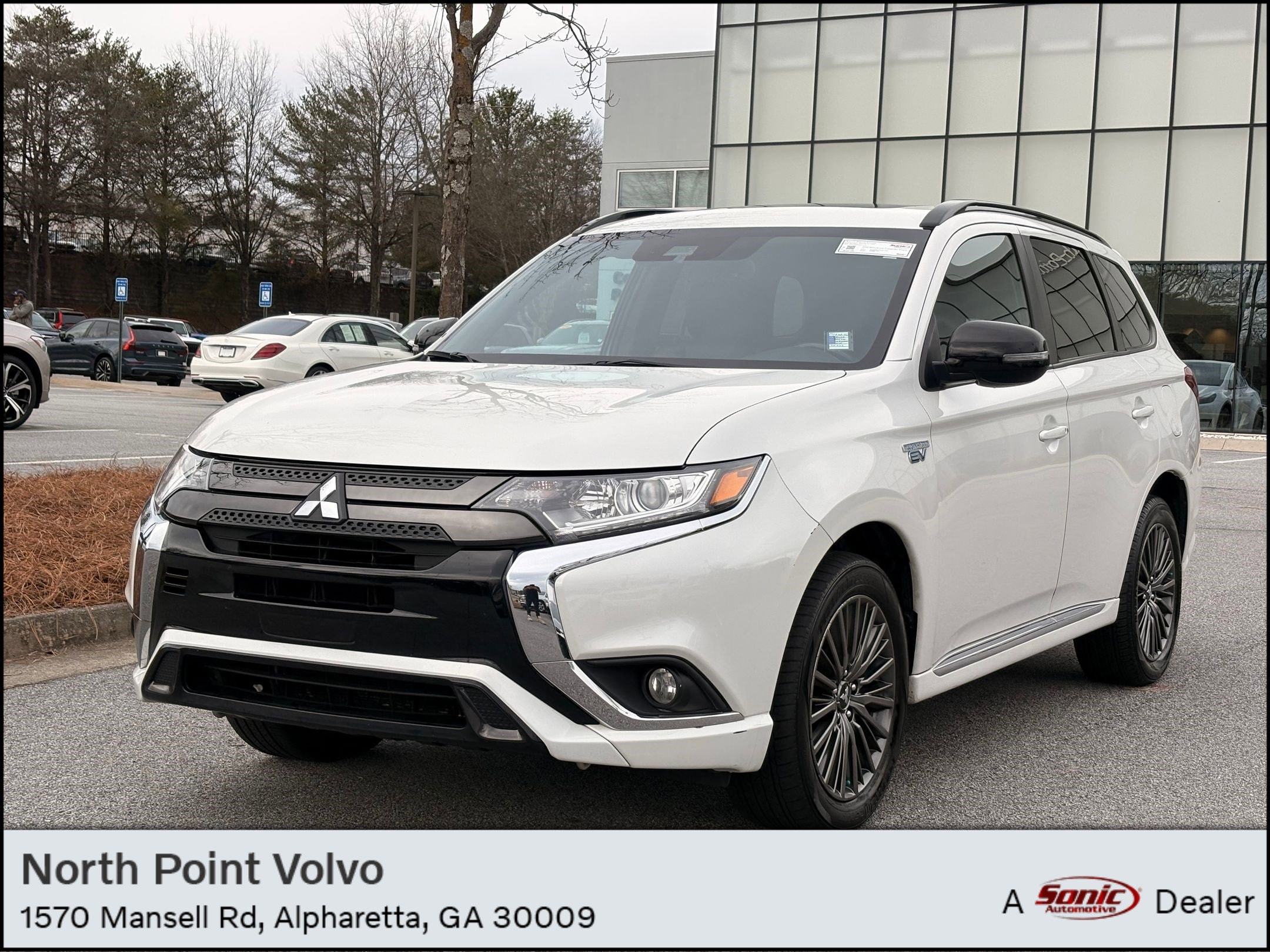 2022 Mitsubishi Outlander PHEV LE's photo