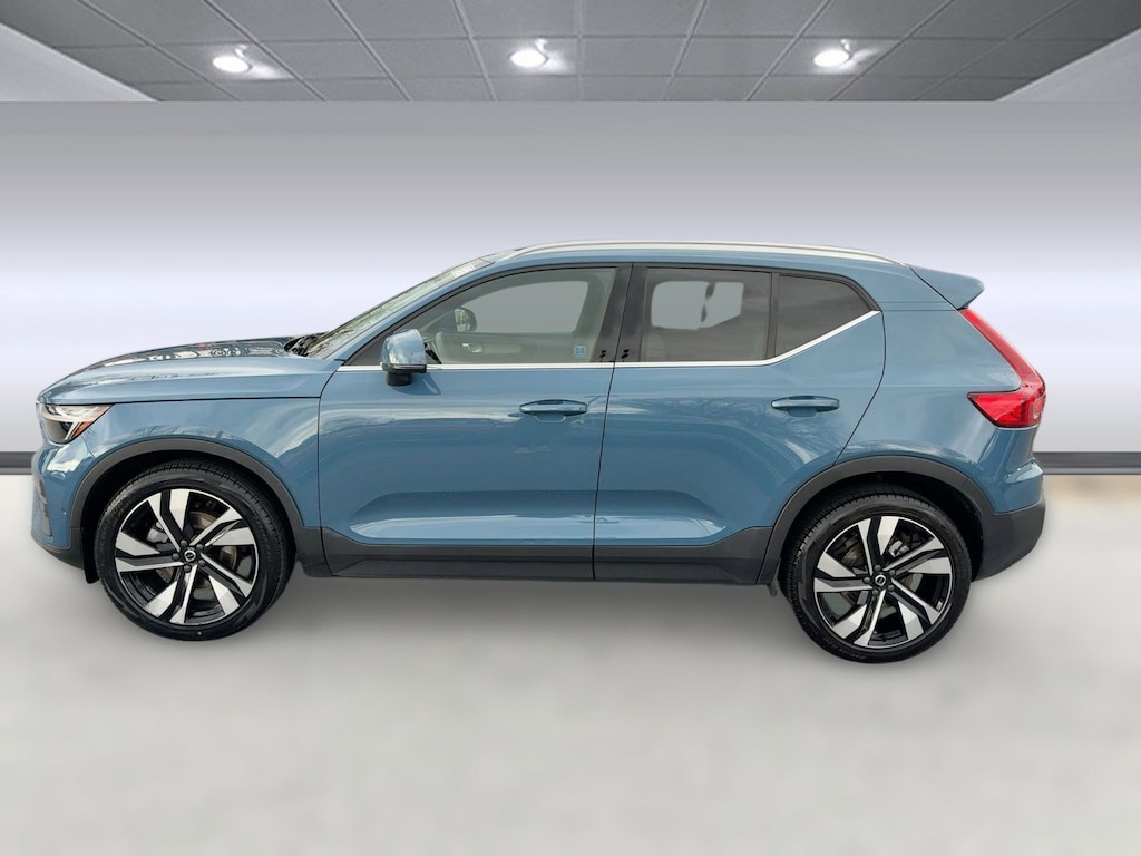 Certified 2023 Volvo XC40 B5 Plus B5 AWD Plus Bright Theme