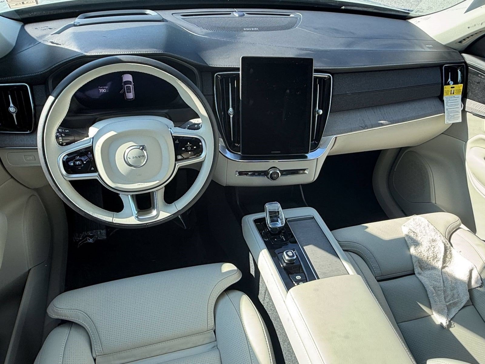 2026 Volvo XC90 Ultra - Photo 13
