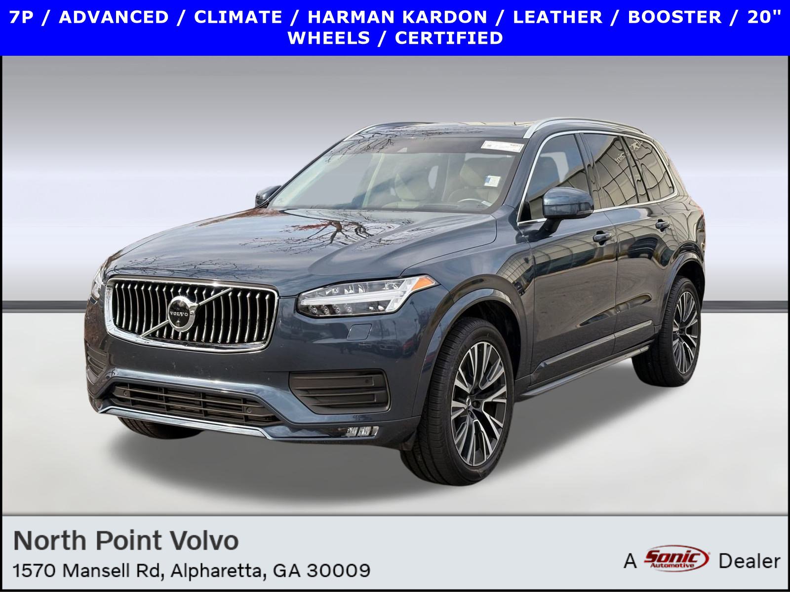 2022 Volvo XC90 Momentum's photo