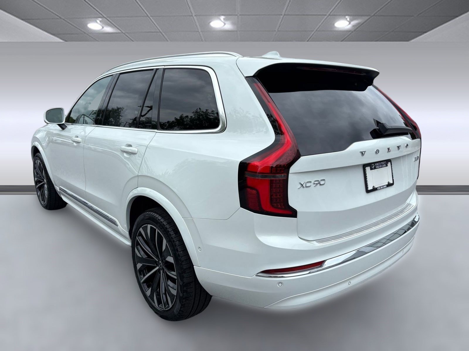 2026 Volvo XC90 Plus AWD photo 3