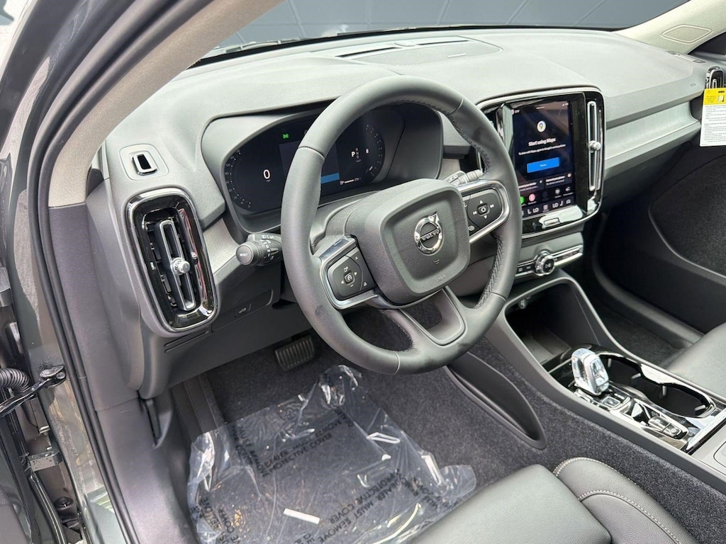 New 2026 Volvo XC40 B5 Ultra SUV