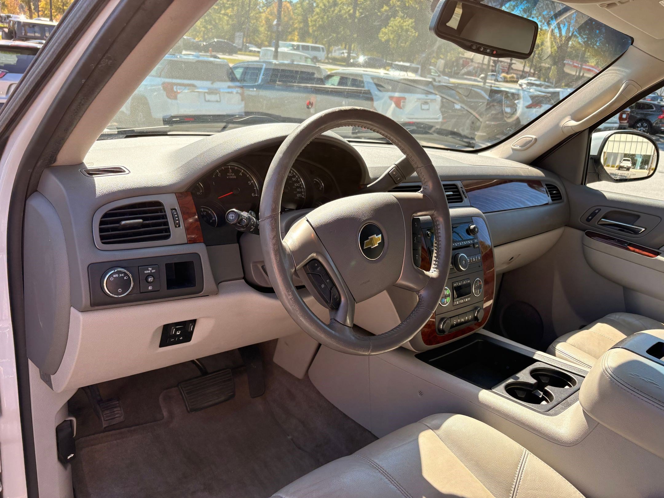 2014 Chevrolet Tahoe LT photo 4