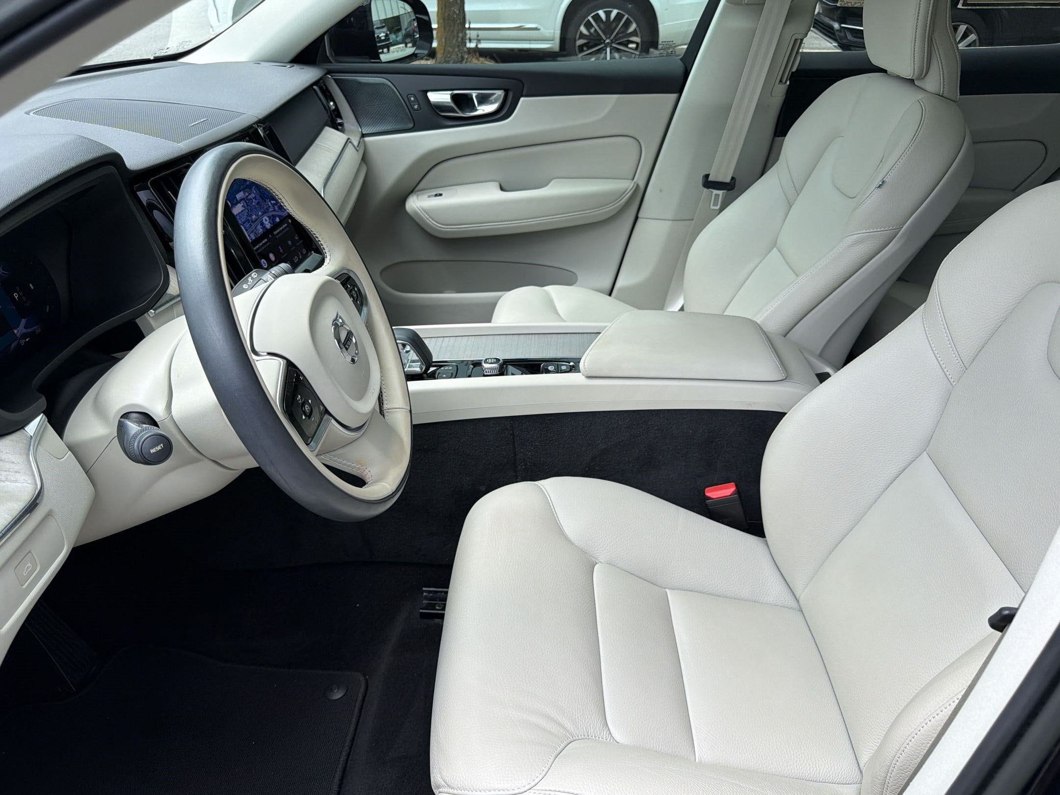 XC60 B5 Plus SUV