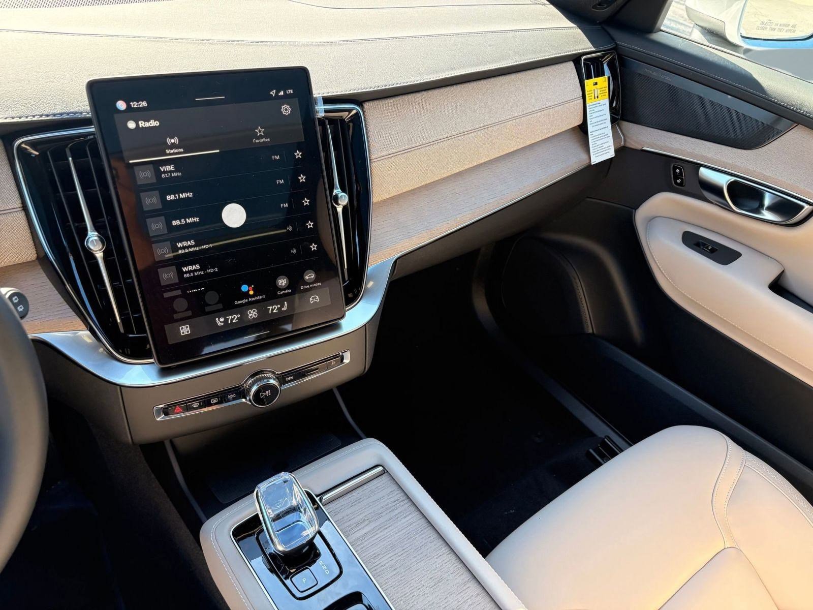 2026 Volvo XC90 Plus - Photo 24