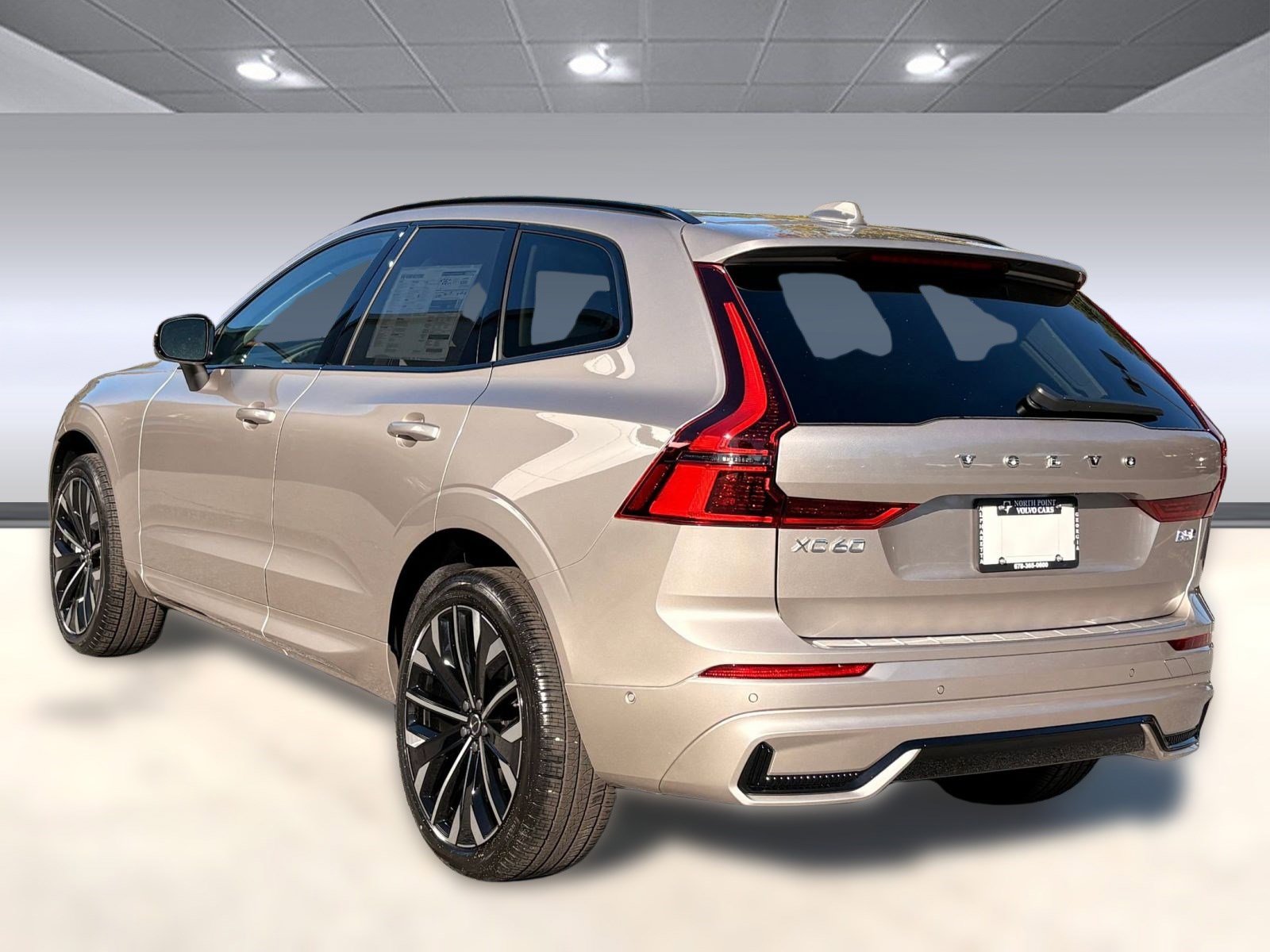 2026 Volvo XC60 B5 photo 3