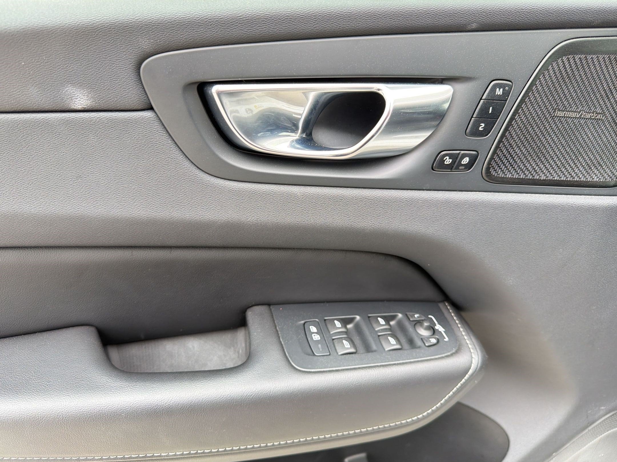 2023 Volvo XC60 Ultimate - Photo 12