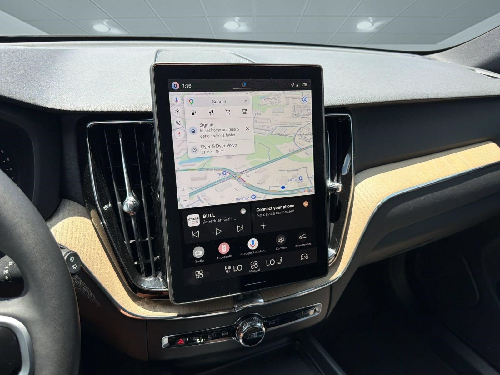 2026 Volvo XC60 Plus - Photo 19