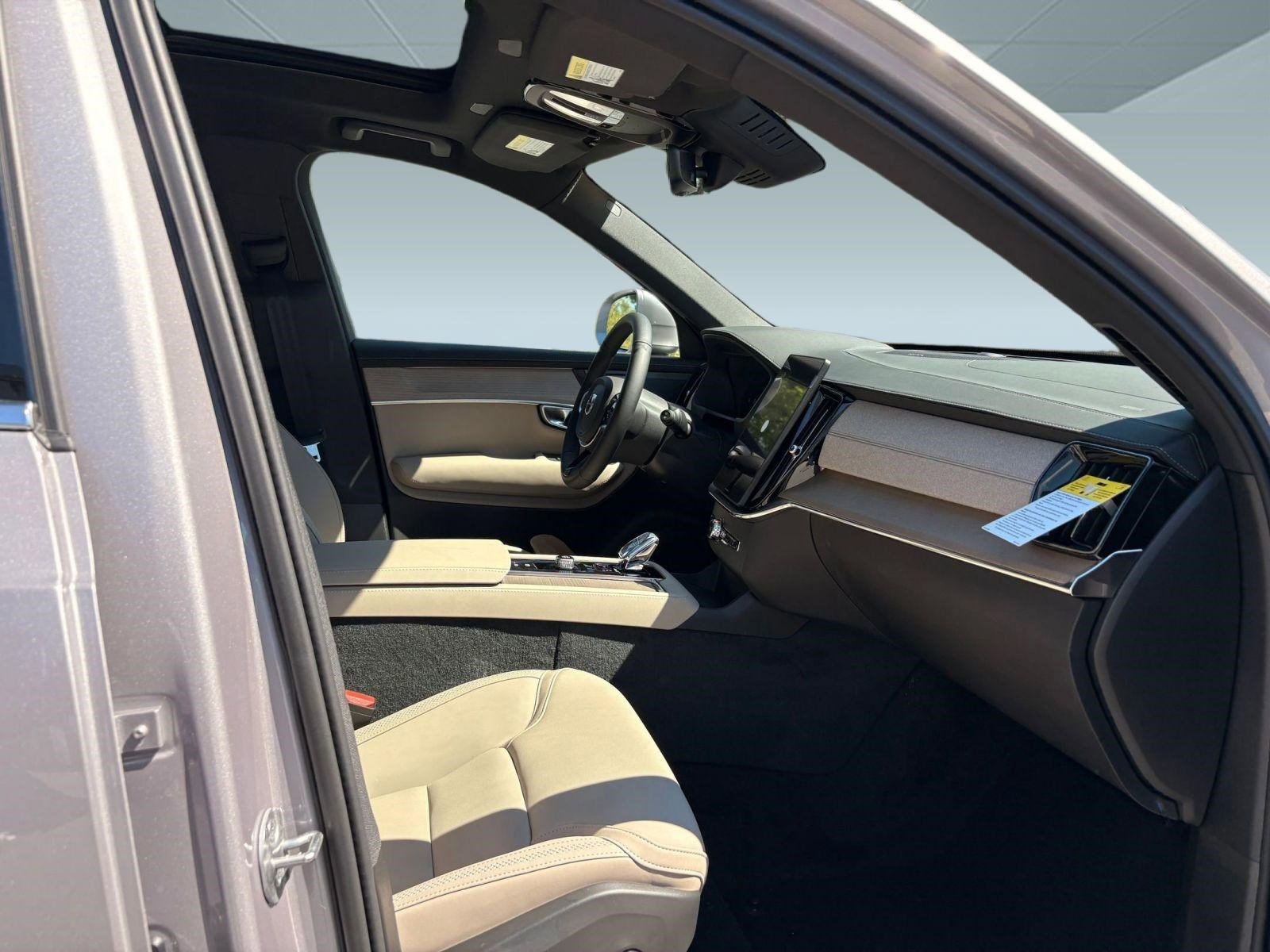 2026 Volvo XC90 Plus - Photo 26
