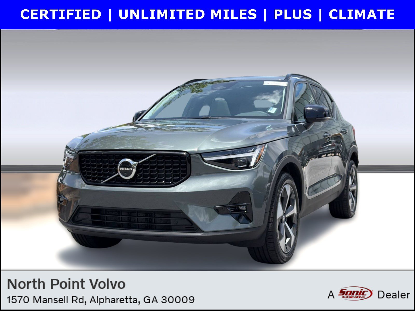 2026 Volvo XC40 B5 Plus Dark AWD's photo