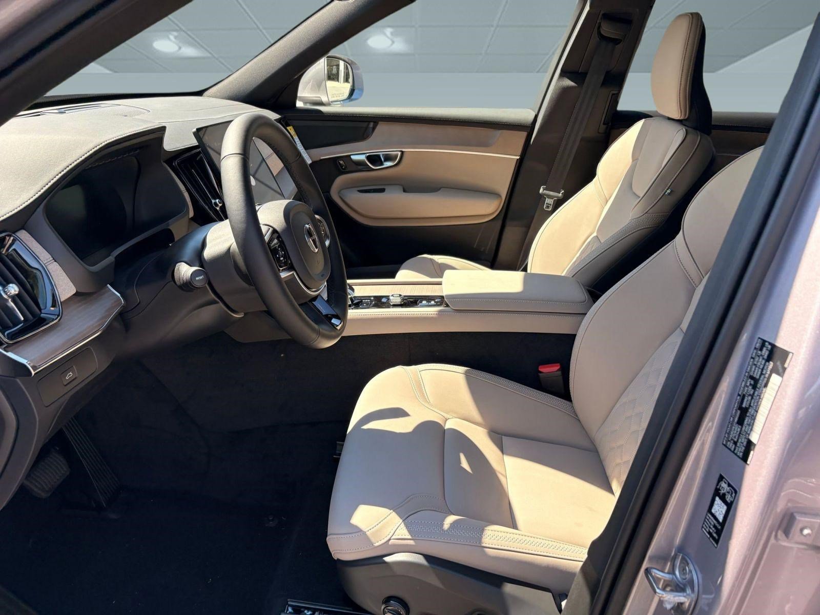 2026 Volvo XC90 Plus - Photo 5