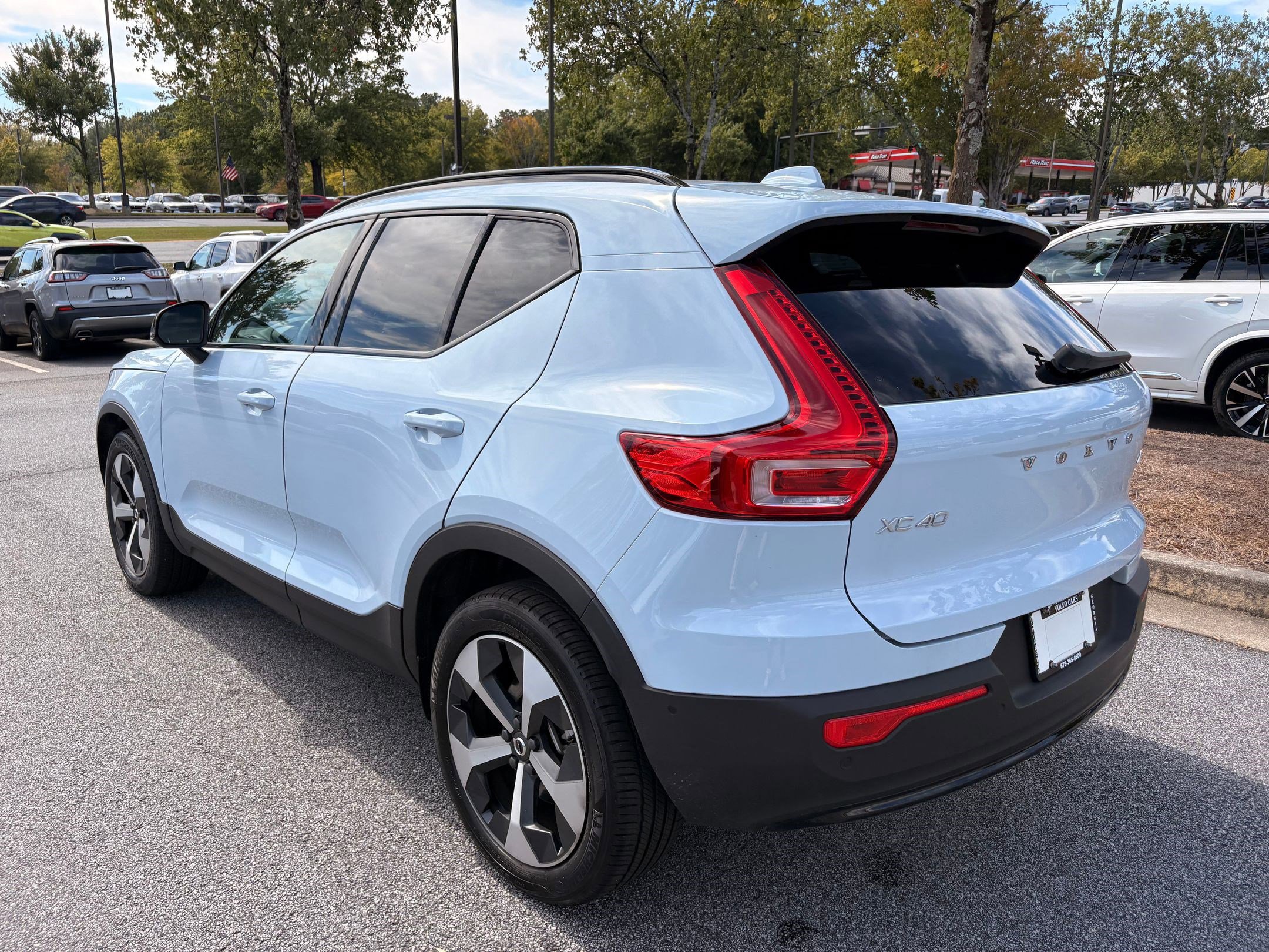 2025 Volvo XC40 AWD Plus photo 3