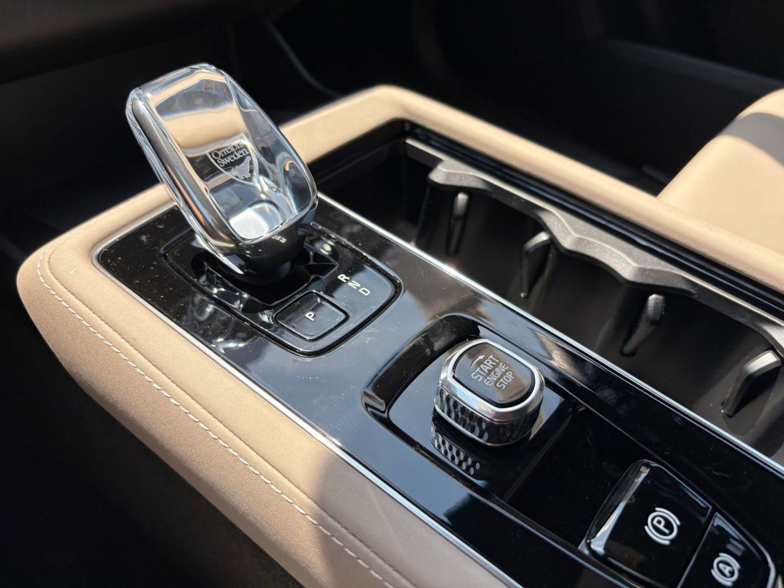 2026 Volvo XC90 Plus - Photo 17