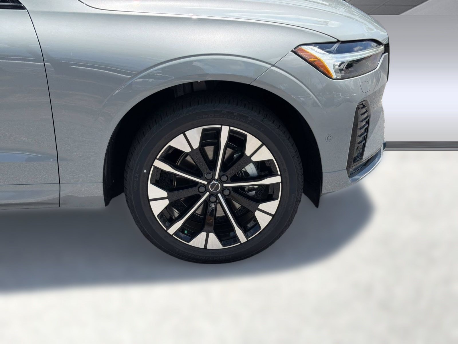 2026 Volvo XC60 Plus - Photo 12