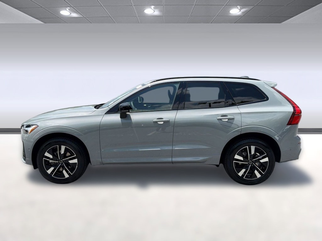 New 2026 Volvo XC60 B5 Plus SUV