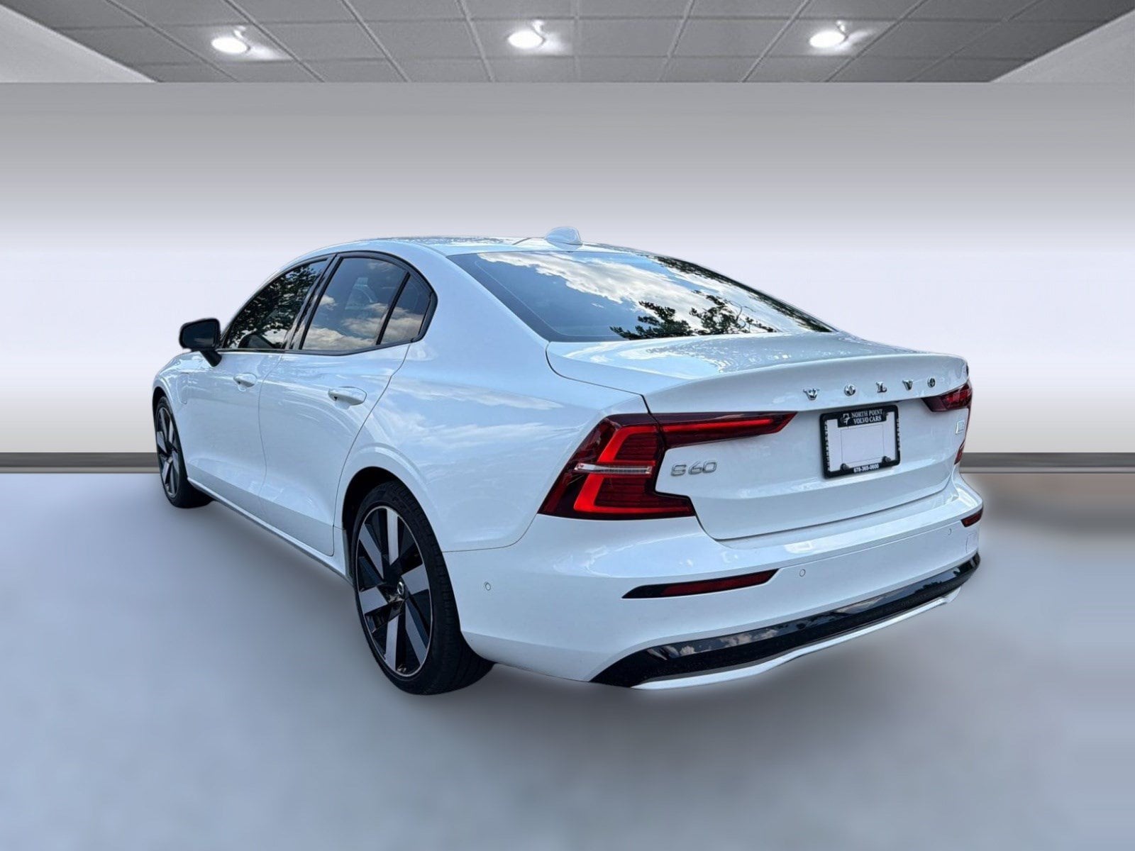 S60 Recharge Plug-In Hybrid T8 Plus Sedan