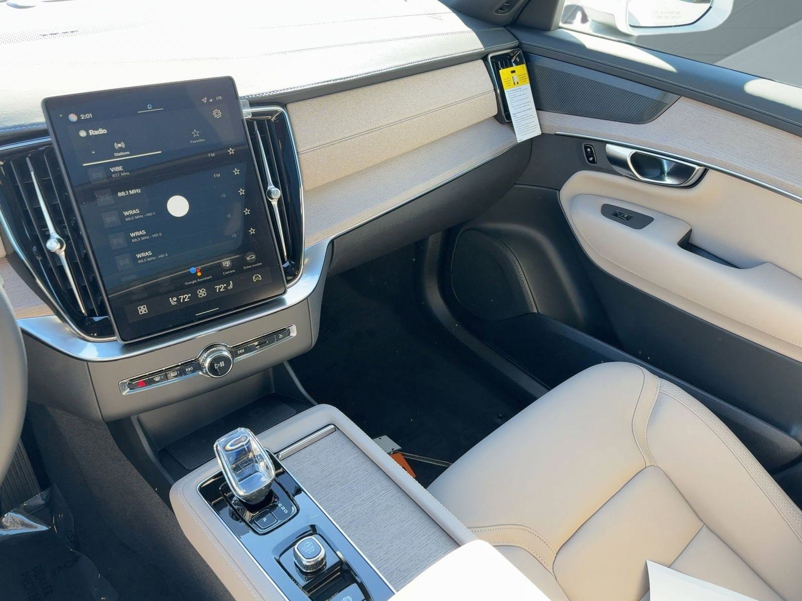 2026 Volvo XC90 Plus - Photo 26