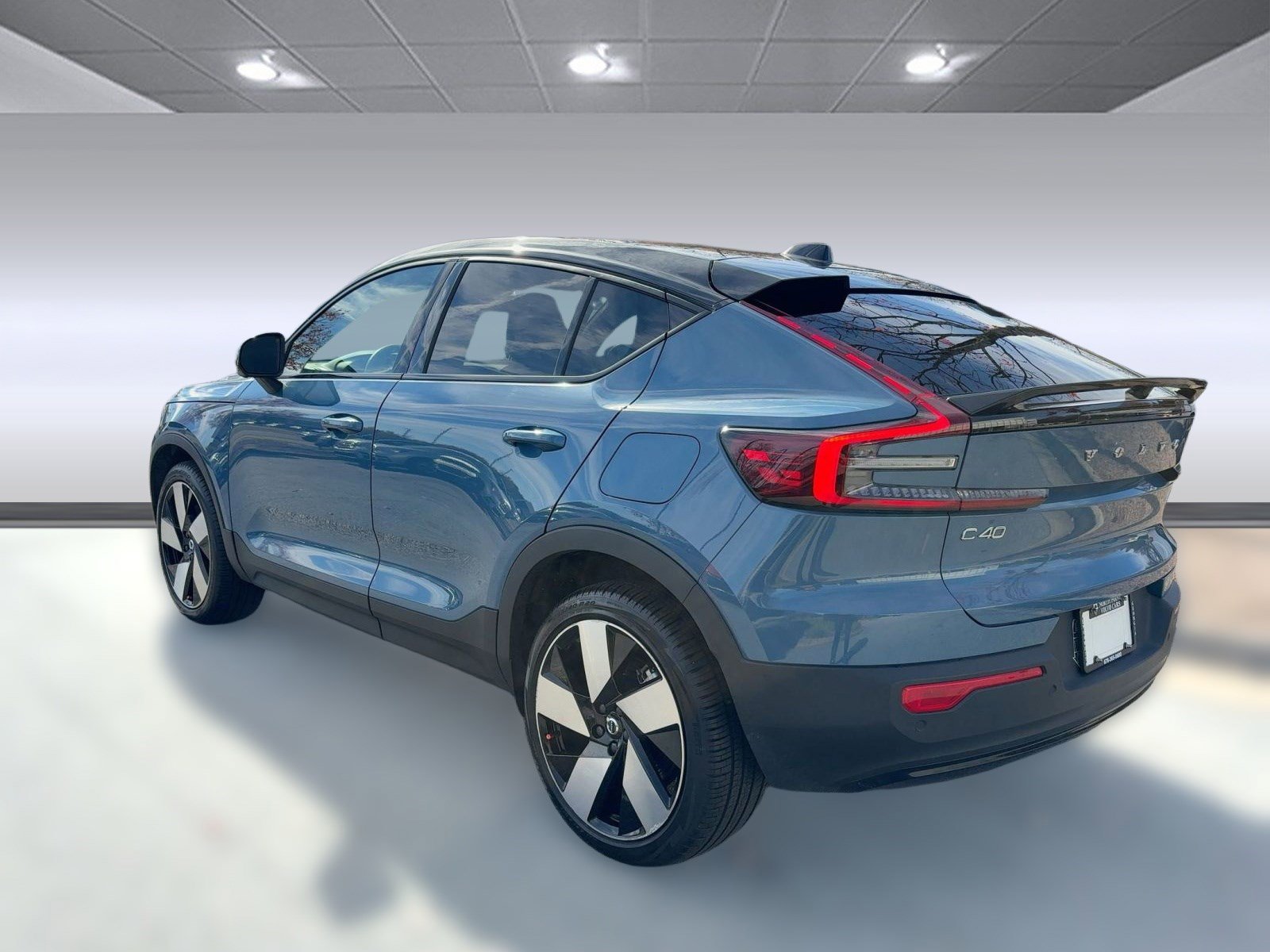 2022 Volvo C40 Recharge Ultimate photo 3