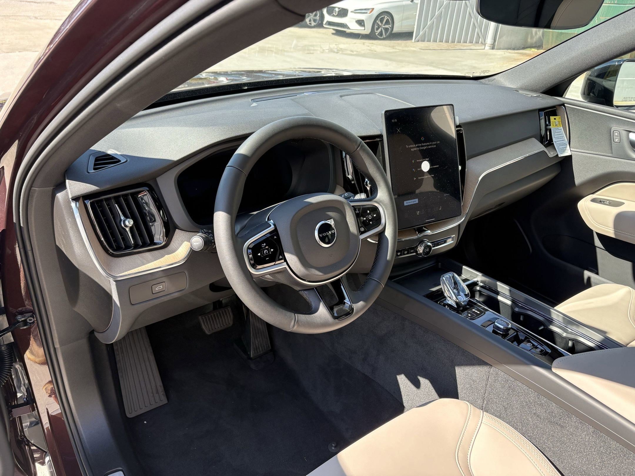 2026 Volvo XC60 Core B5 photo 3