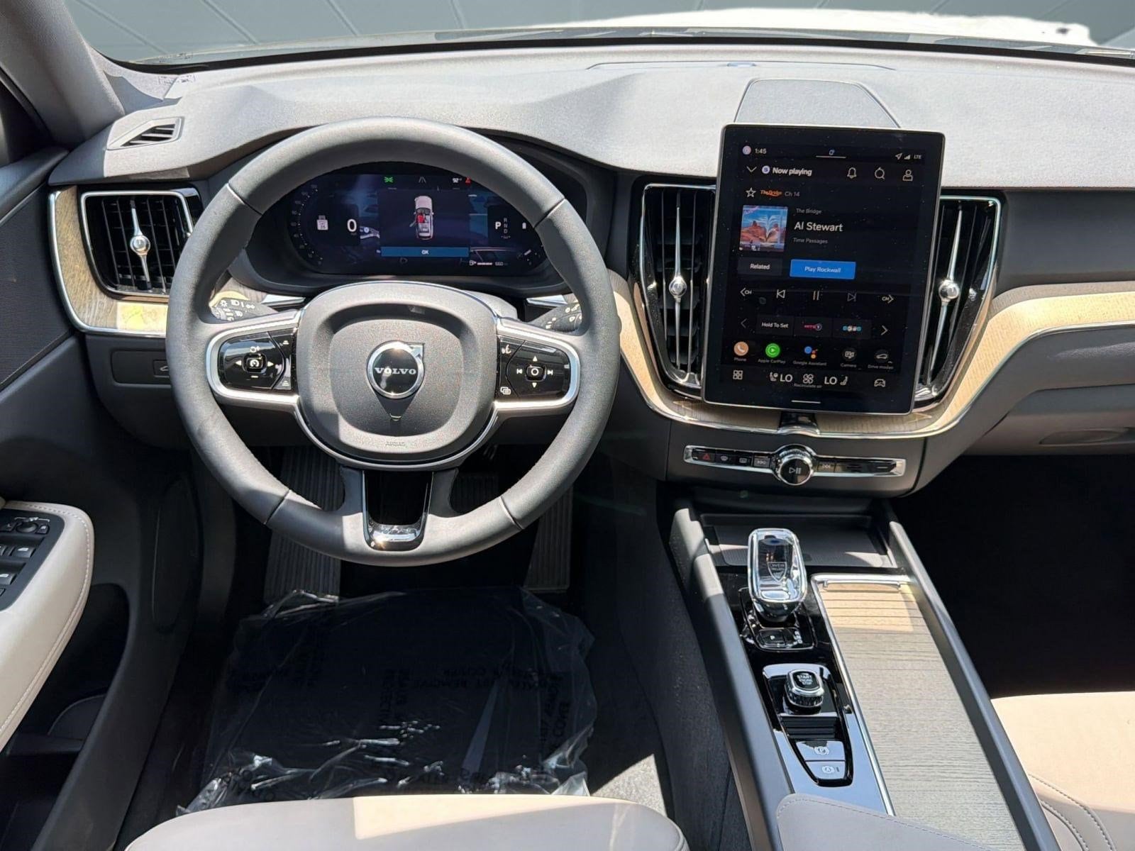 2026 Volvo XC60 Plus - Photo 28