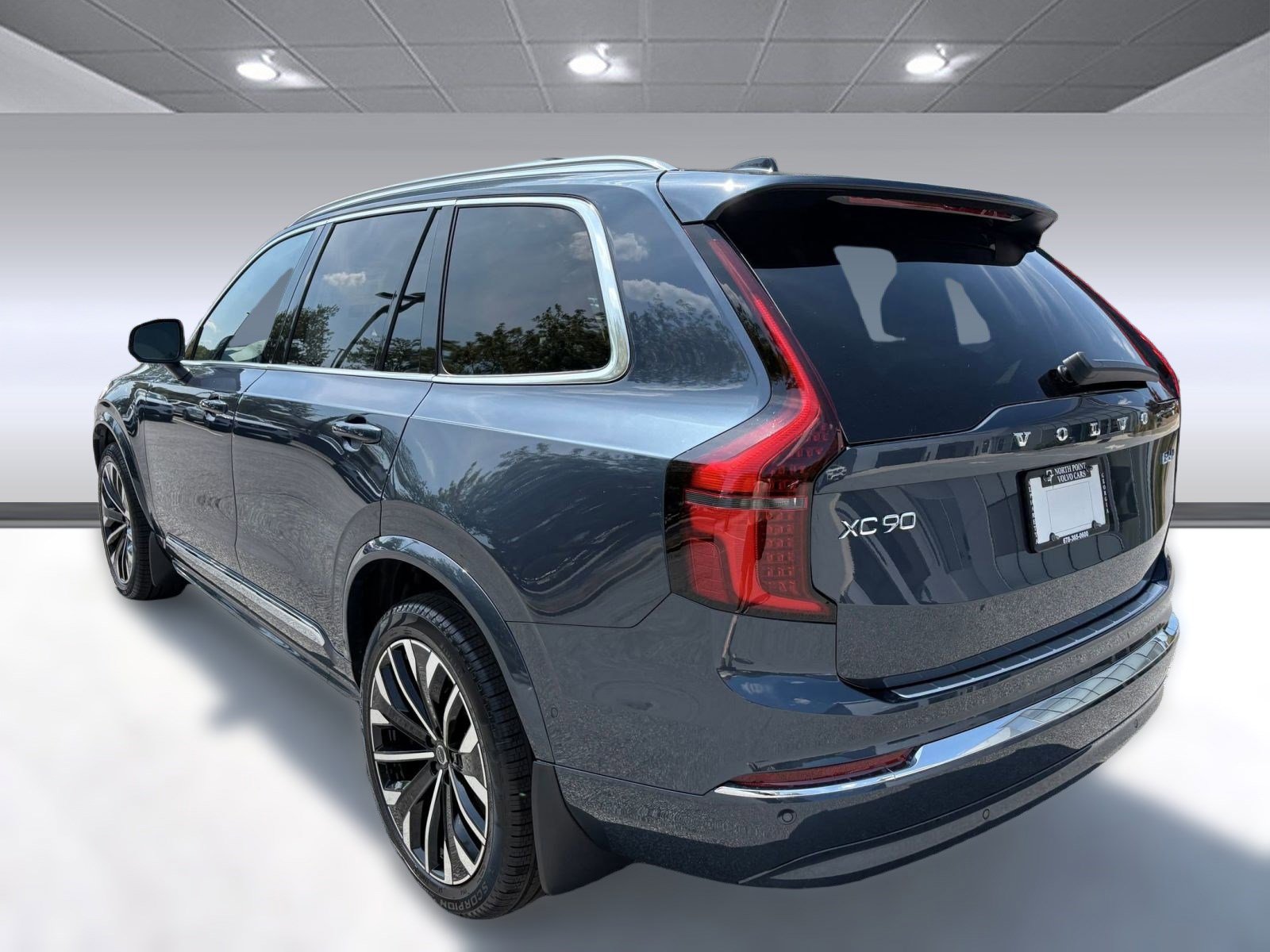 2026 Volvo XC90 Plus photo 3