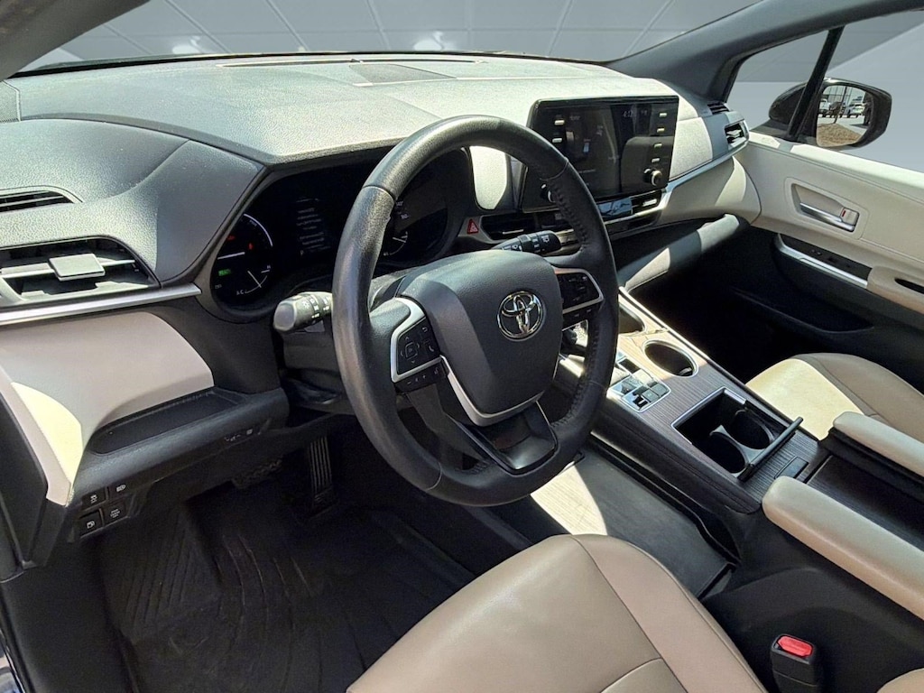 Used 2021 Toyota Sienna XLE Van