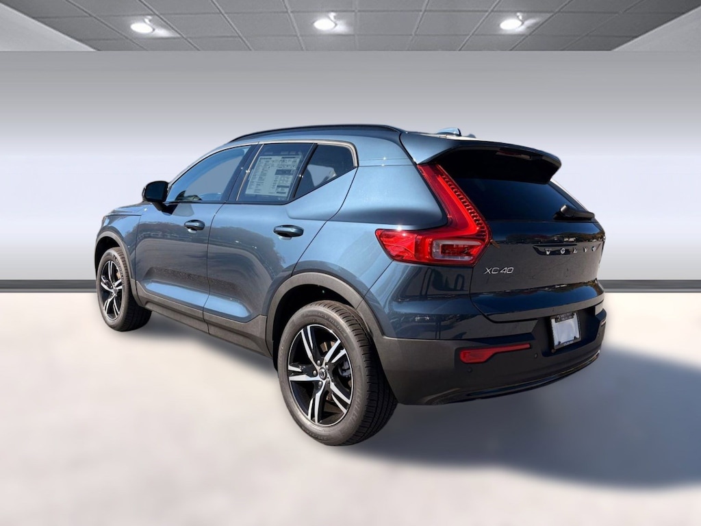 Certified 2026 Volvo XC40 Core SUV