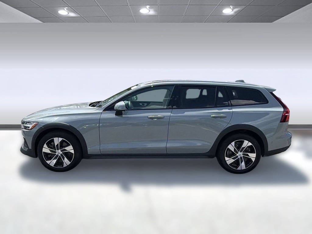 Certified 2025 Volvo V60 Cross Country B5 Plus Wagon