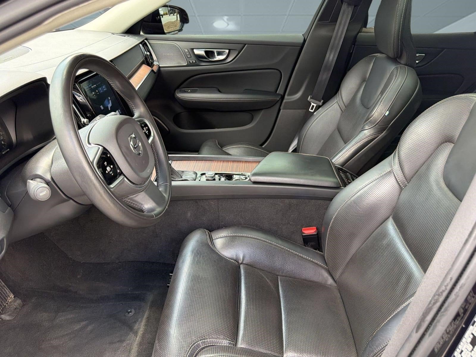 V60 Cross Country T5 AWD Wagon