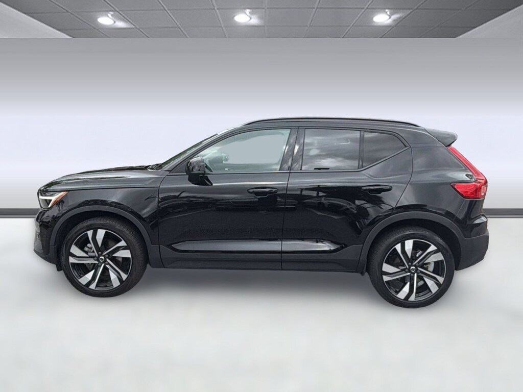 Certified 2023 Volvo XC40 B5 Plus SUV