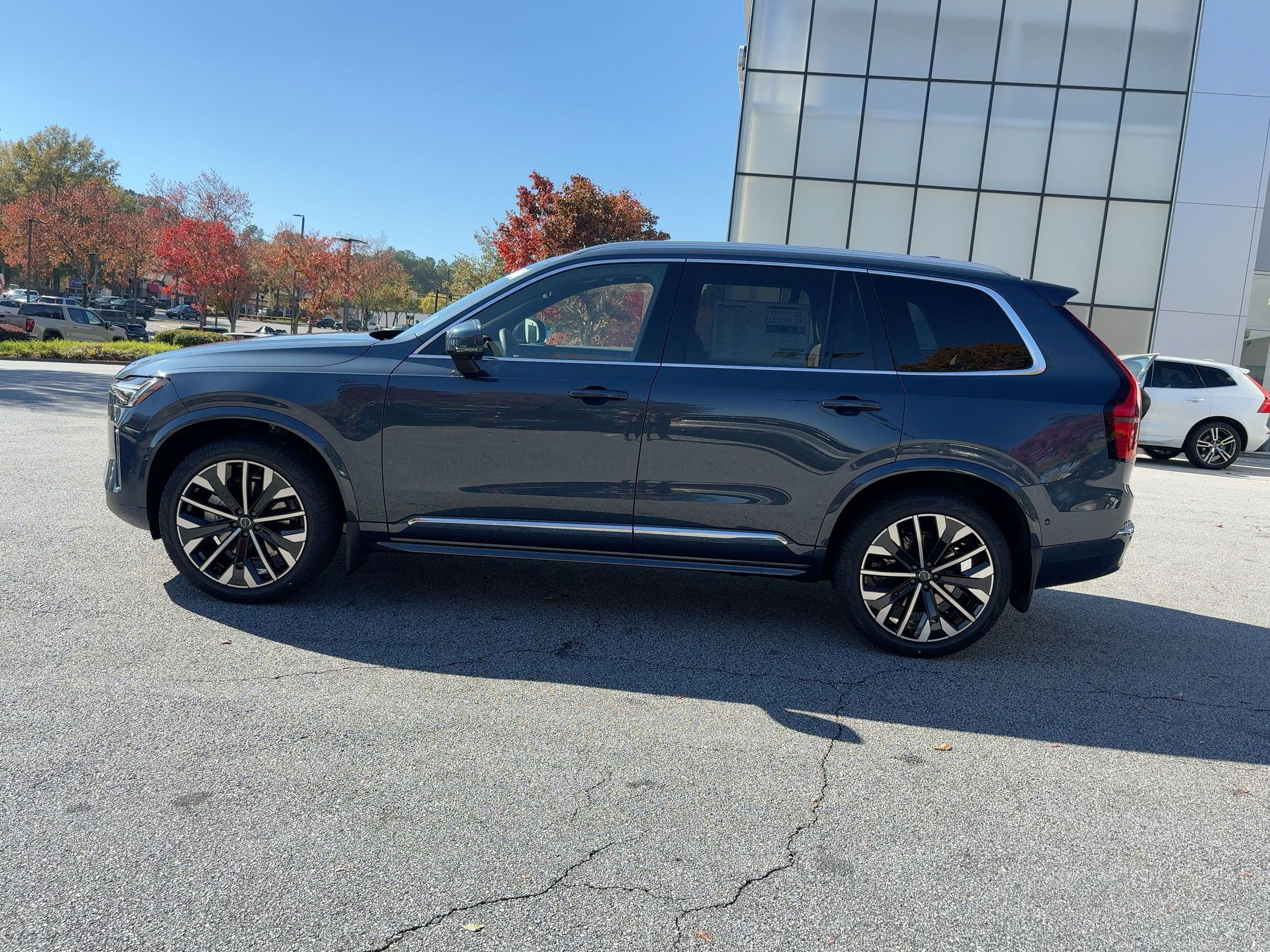 2026 Volvo XC90 Plus AWD photo 2